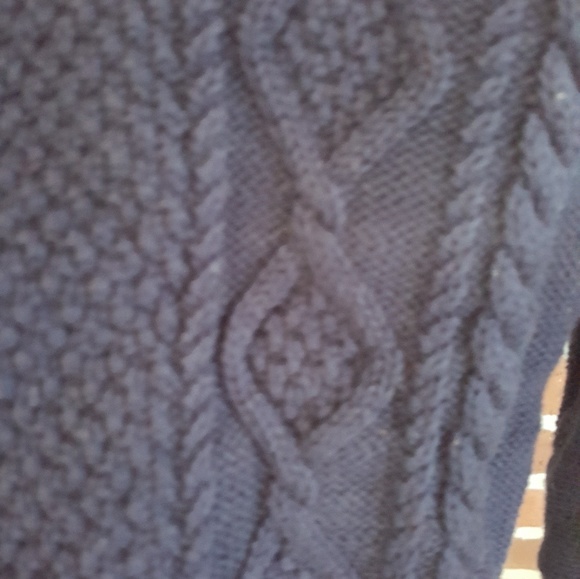 Never worn, Baby Gap thick navy sweater - Picture 4 of 4